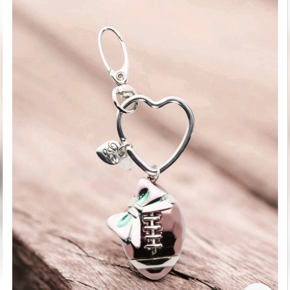 NEW NWT Betsey Johnson Silver Heart and Bow Keychain